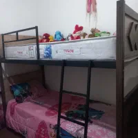 تخت دوطبقه سالم وتمیز تشک سالم استفاده نشده