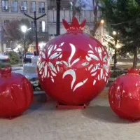 المان یلدا و مجسمه فایبر گلاس و بتن