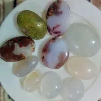 10 عدد نگین عقیق رنگهای مختلف و شجر گل اناری