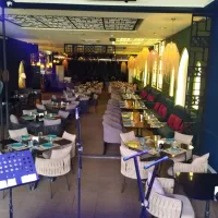 صبحانه زن ، قلیون زن ، پیک موتوری، سالن کار