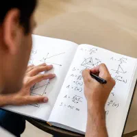 معلم خصوصی ریاضی متوسطه اول دانشجوی پزشکی سمپادی