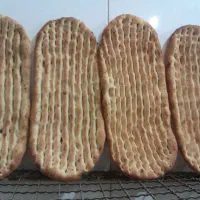 کارگر نانوا کمکی هستم