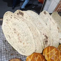 نان محلی خراسانی با آرد دیم گندم