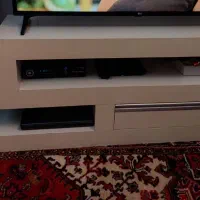 میز تلویزیون مدرن و شیک بسیار محکم و تمیز