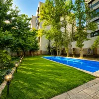 استخدام مربی شنای خانم