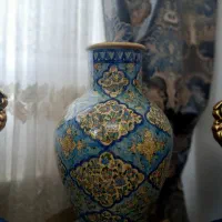 گلدان تزیینی کنار سالنی