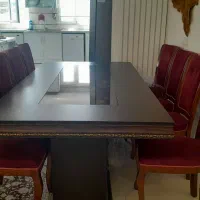 میز ناهار خوری شیک و تمیز بدون شکستگی