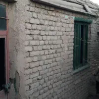 باغ با بنای قدیمی.