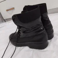 بوت زنانه مشکی چرم بنددار|کیف، کفش، کمربند|باغستان, |دیوار