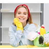 کارگرخانم برای نظافت منزل