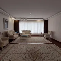 واحد ۱۳۲ متری بازسازی شده شیک در کارشناسان
