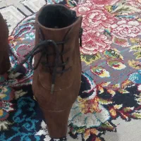 یک جفت چکمه|کیف، کفش، کمربند|شوشتر, |دیوار