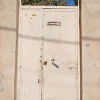 درب حیاط نفر رو