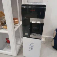 آبسردکن ایستاده