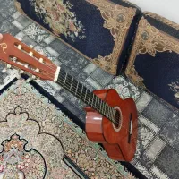 گیتار ساخت ترکیه در حد آک با لوازم کامل