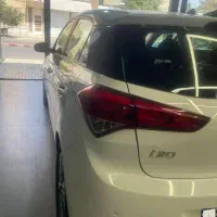 i20