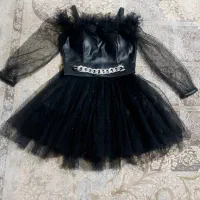 لباس عروسکی|لباس|قدس, شهرقدس|دیوار