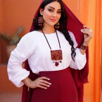 کالکشن یلدا|لباس|رباط‌کریم, رباط‌کریم|دیوار