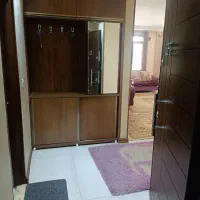 منزل دربست همکف همراه پارکینگ و حیاط با امکانات|اجارهٔ کوتاه‌مدت آپارتمان و سوئیت|شیراز, شاهچراغ|دیوار