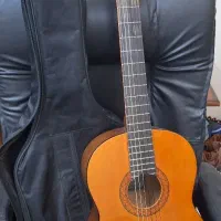 گیتار یاماها c40