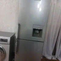 یک عدد یخچال ال جی و یک عدد ماشین لباسشویی ال جی