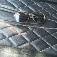 عینک مرسدس بنز|زیورآلات و اکسسوری|رباط‌کریم, رباط‌کریم|دیوار