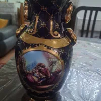 گلدان دکوری چینی سورمه ای لیلی و مجنون طلاکوب
