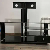 میز تلویزیون طبقاتی با پایه نگهدارنده بسیار تمیز