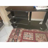 تلوزیون ۲۲اینچ بهمراه میز شیشه ای|تلویزیون و پروژکتور|قزوین, |دیوار