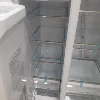 یخچال دوقلو ساید. لباس شویی کندی|ماشین لباسشویی و خشککن لباس|صحنه, |دیوار