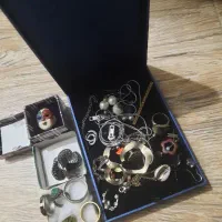 بدلیجات ونقره و عقیق