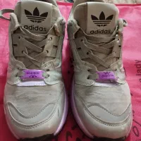 کتونی آدیداس سایز ۳۸یا ۳۹