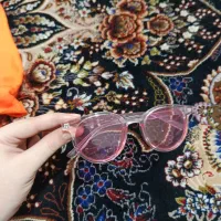 شومیز باکسی تابستانه و عینک طبی دخترانه
