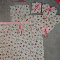 ست پیشبند و دستگیره و دستمال آشپزخانه