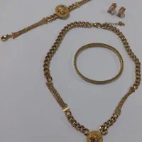 ست گردنبند و دستبند ورساچ، دستبند کارتیر، گوشواره|بدلیجات|تهران, استخر|دیوار