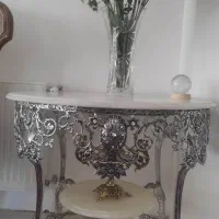 میز‌برنزی‌با‌سنگ‌سفید‌شفارشی۸‌طرف‌تاج‌گل|میز تلفن|تبریز, |دیوار