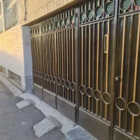 درب منزل. در خونه