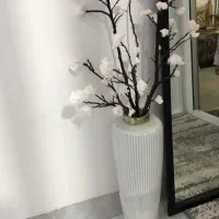 گلدان با گل