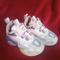 تعدادی کفش|کفش و لباس بچه|بندر گناوه, |دیوار