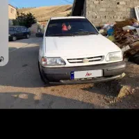 یک دستگاه خودروی سواری پراید
