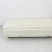 پاف کنار تخت برای نشیمن موجوده|تخت و سرویس خواب|دوگنبدان, |دیوار