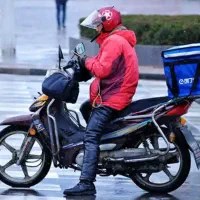 نیازمند نیرو مسلط به رانندگی موتور