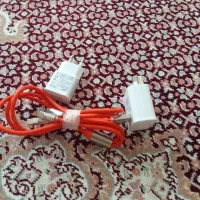 شارژ کن و و یک عدد آداپتور