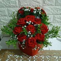 فروش گلهای بافتنی(دسته گل عروس) گل رز،نرگس