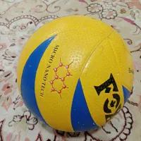 توپ والیبال