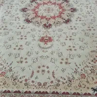 فرش ۱۲ متری کرم طرح کلاسیک سالم و بدون پارگی