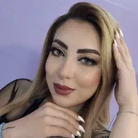 مدل برای انجام میکاپ