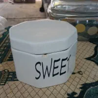 یک عدد ظرف سفالی زیبا