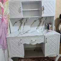 میز تحریر سفید در حدنو تمیز