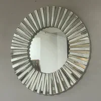 آینه ابعاد ۱ متر در ۱ متر در حد صفر نوی نو